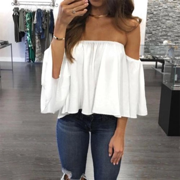 Tops - 🎀New arrival 🎀 white off shoulder blouse